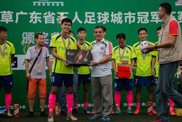 阿媒：阿根廷足协主席塔皮亚遭FBI调查滞留美国，将出庭接受问询